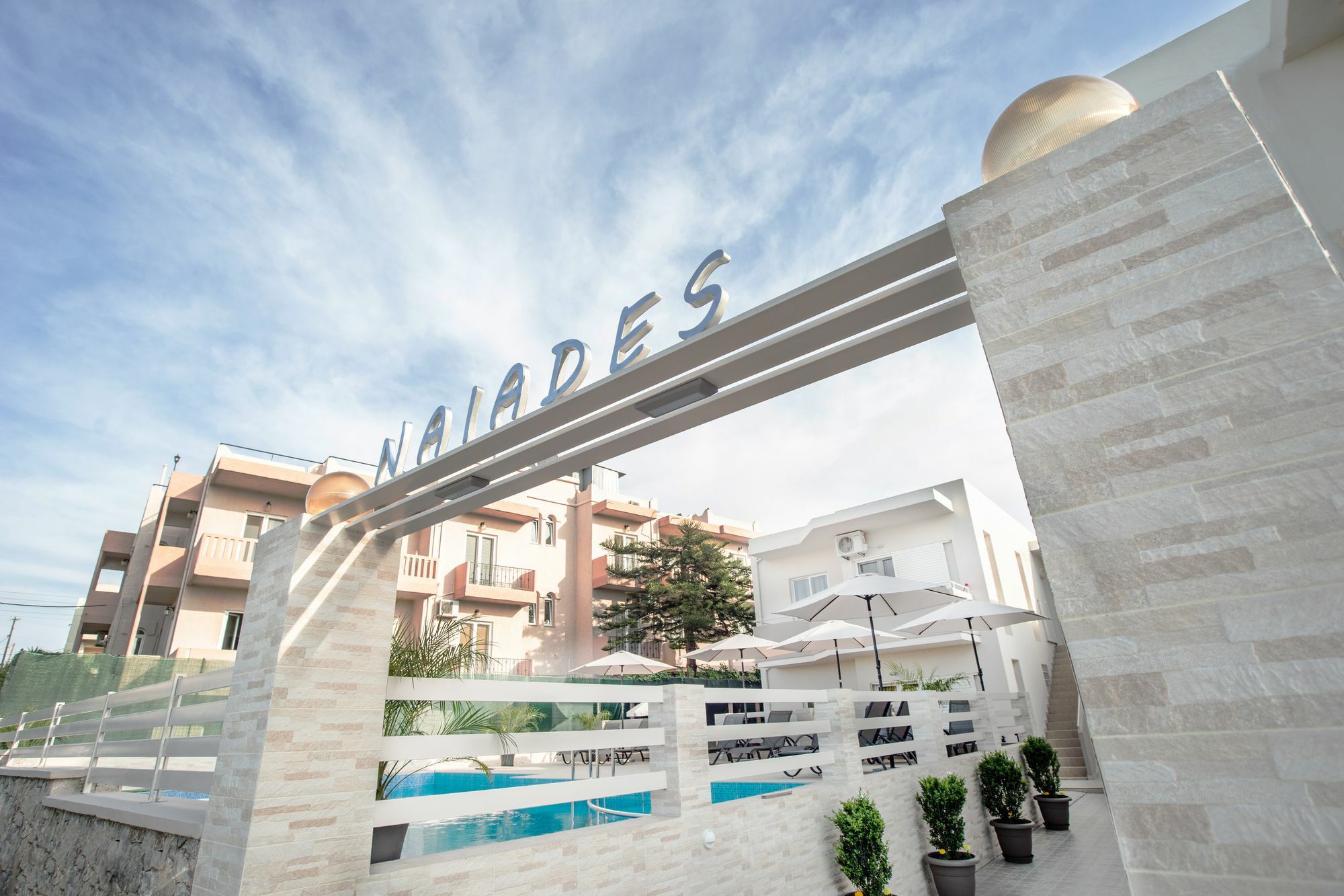 קאלאתאס Naiades Luxury Apartments מראה חיצוני תמונה